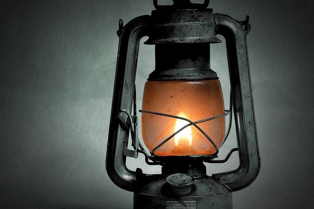 kerosene-lamp-g299634791_640